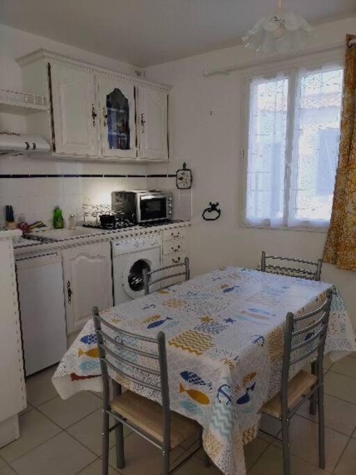 Maison Au Coeur De Saint-Gilles L'Inattendue Eksteriør billede