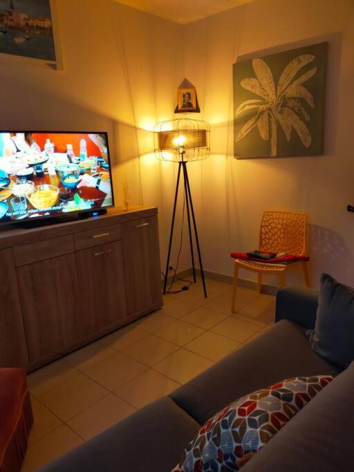 Maison Au Coeur De Saint-Gilles L'Inattendue Eksteriør billede